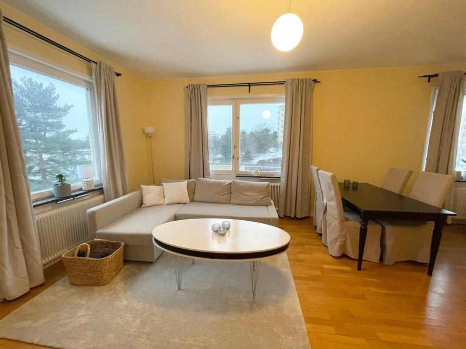 Trivsamma Lagenheter Med Fri Parkering Apartment Стокхолм Екстериор снимка