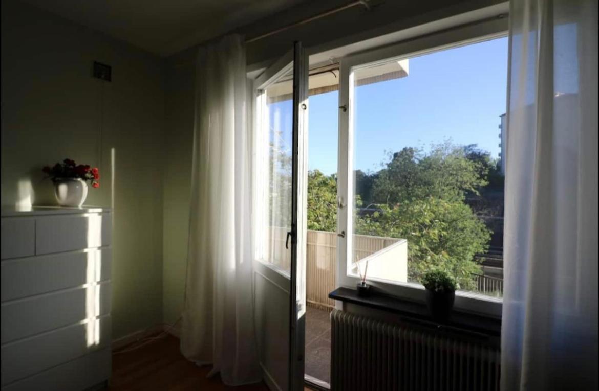 Trivsamma Lagenheter Med Fri Parkering Apartment Стокхолм Екстериор снимка